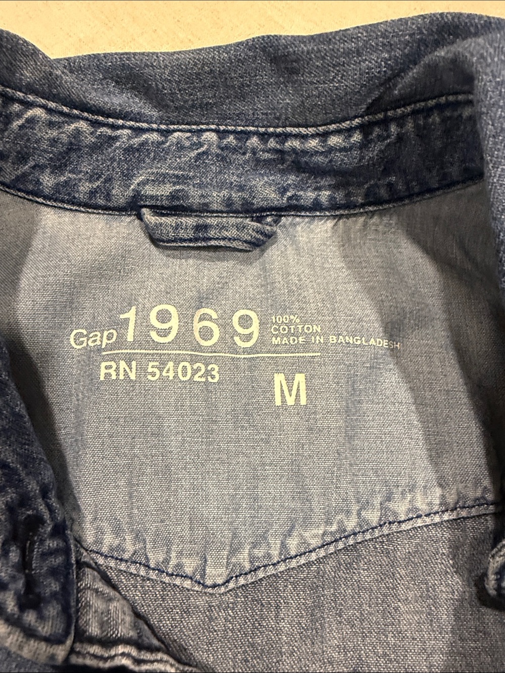 GAP 1969 Chambray Button-Up Shirt - Light Blue size M - Picture 2 of 9